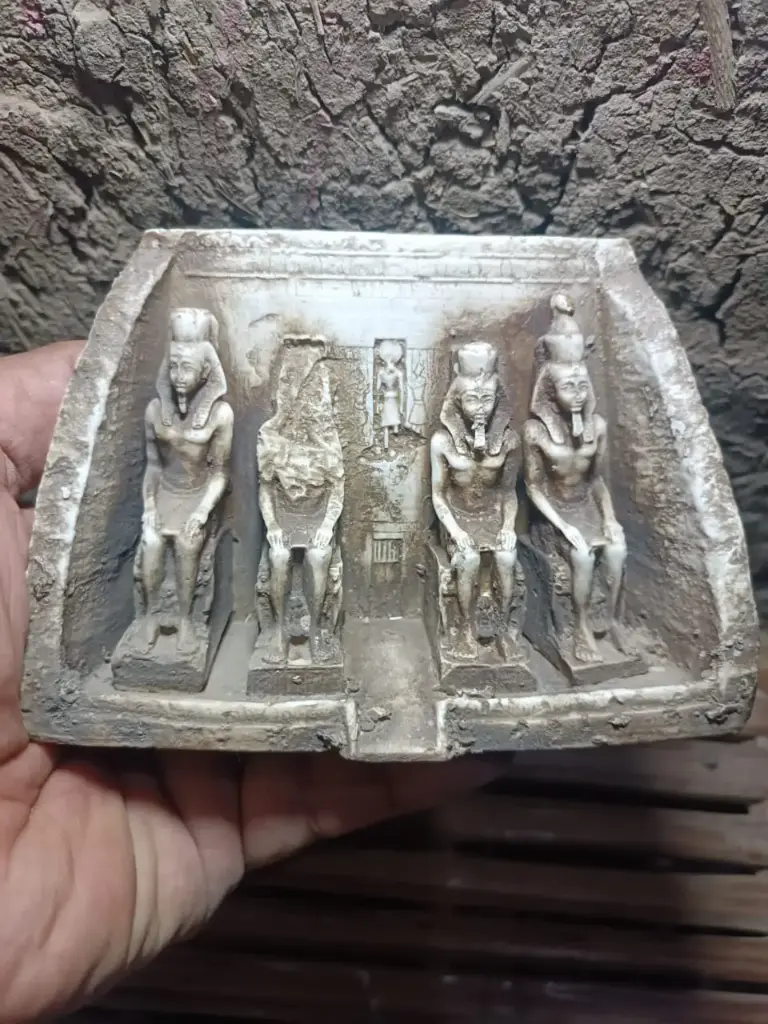 واجهة معبد أبو سمبل